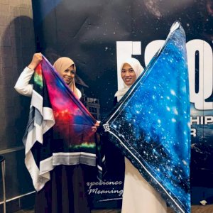 ESQ Hijab Mawar Merah